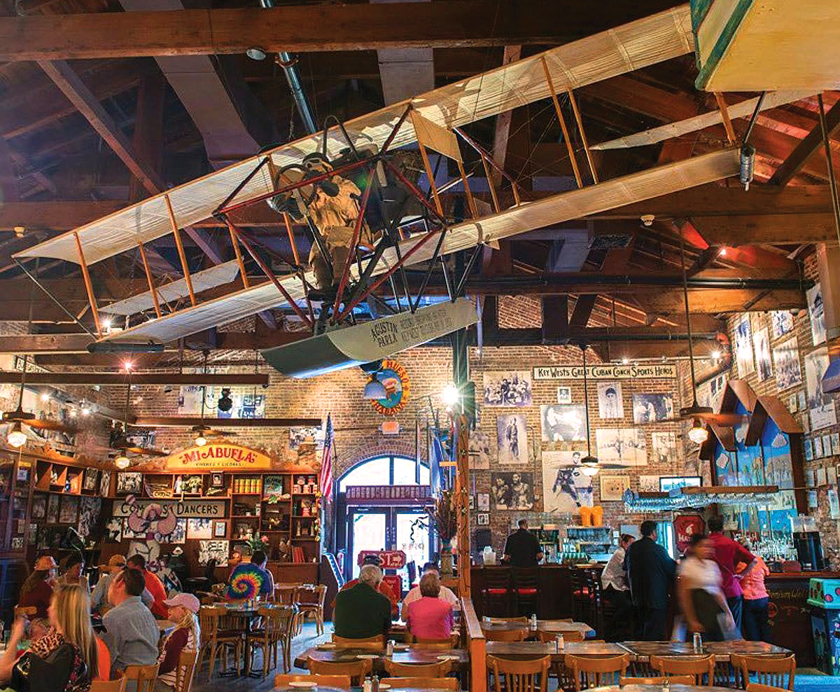 ElMasonDePepe_InsidePlane