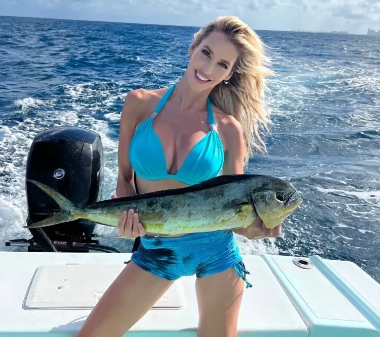 Good Hit Sport Fishing Woman