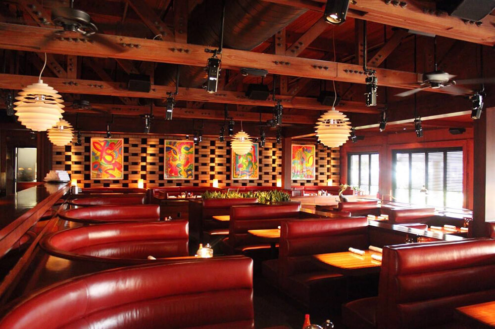 Houstons_Inside_View