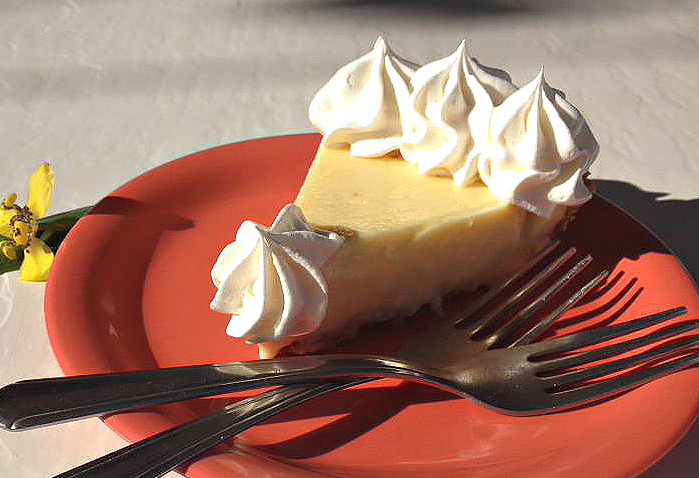 MrsMacsKitchen_KeyLimePie_Plate