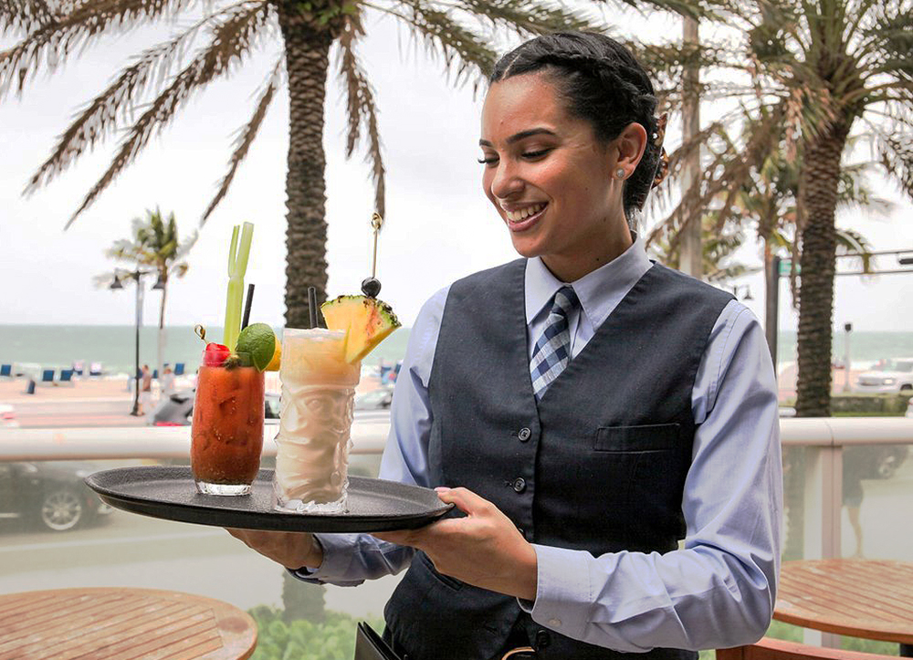 Steak954_Drinks_Crop