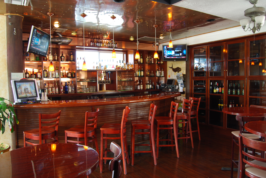 HurricaneHoleWaterfrontBar&Grill5