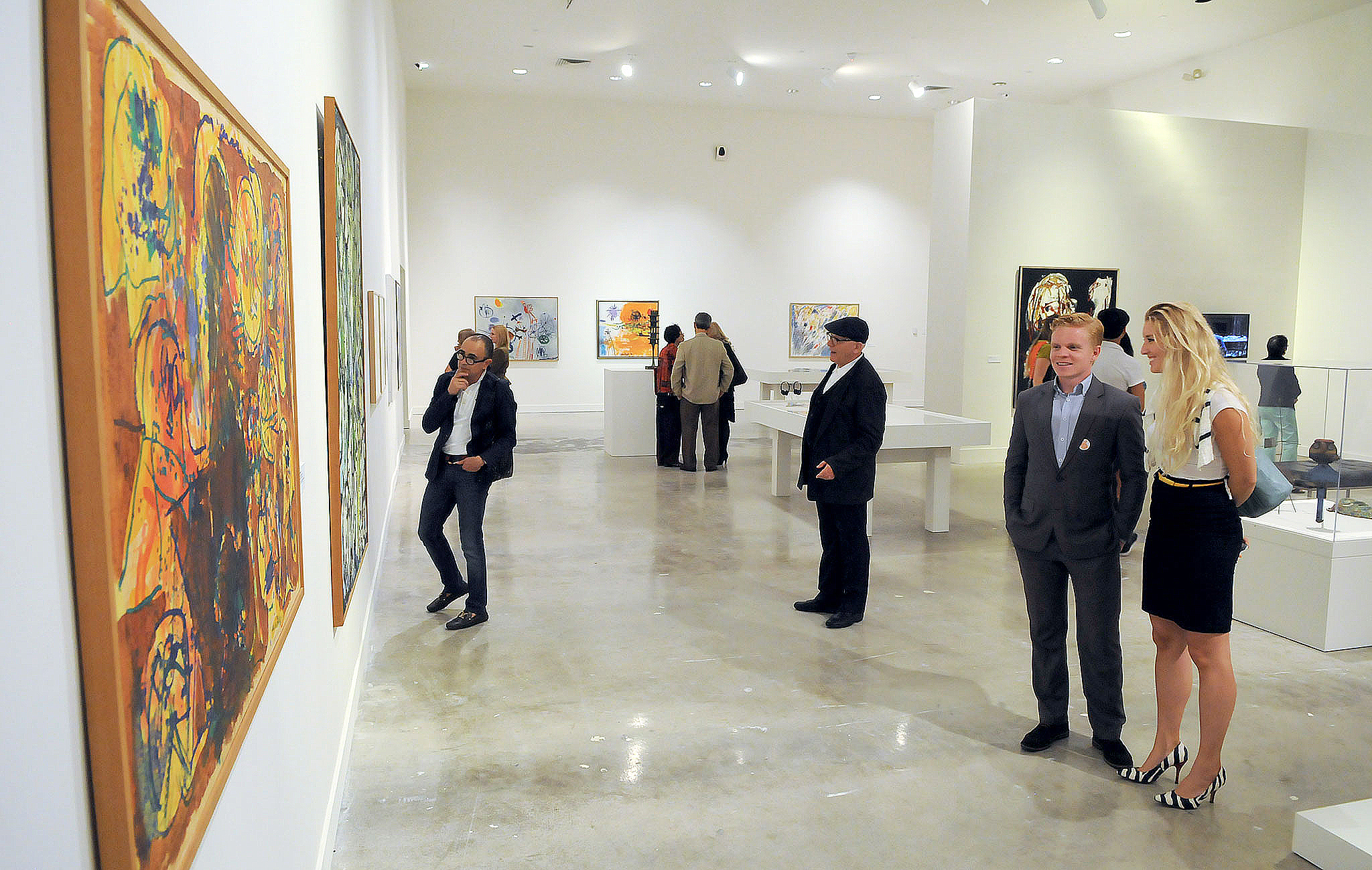 NSU_Art_gallery-people-shot