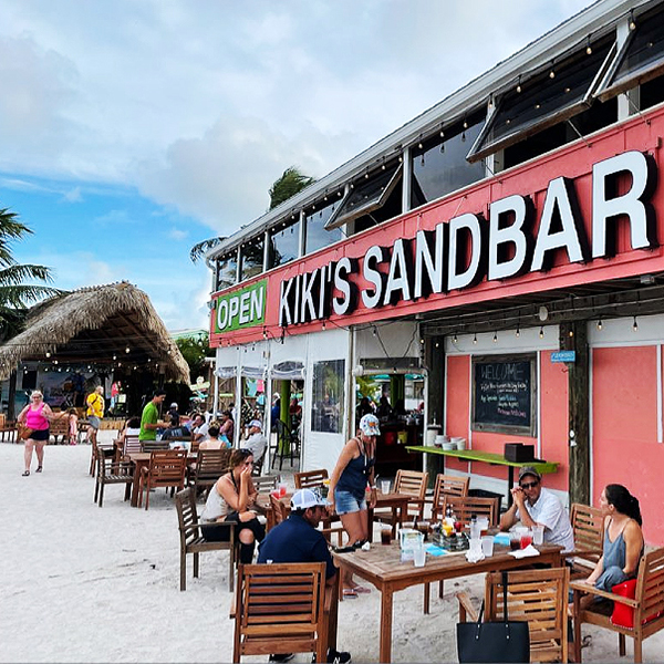 KikisSandbar_Exterior_Seating