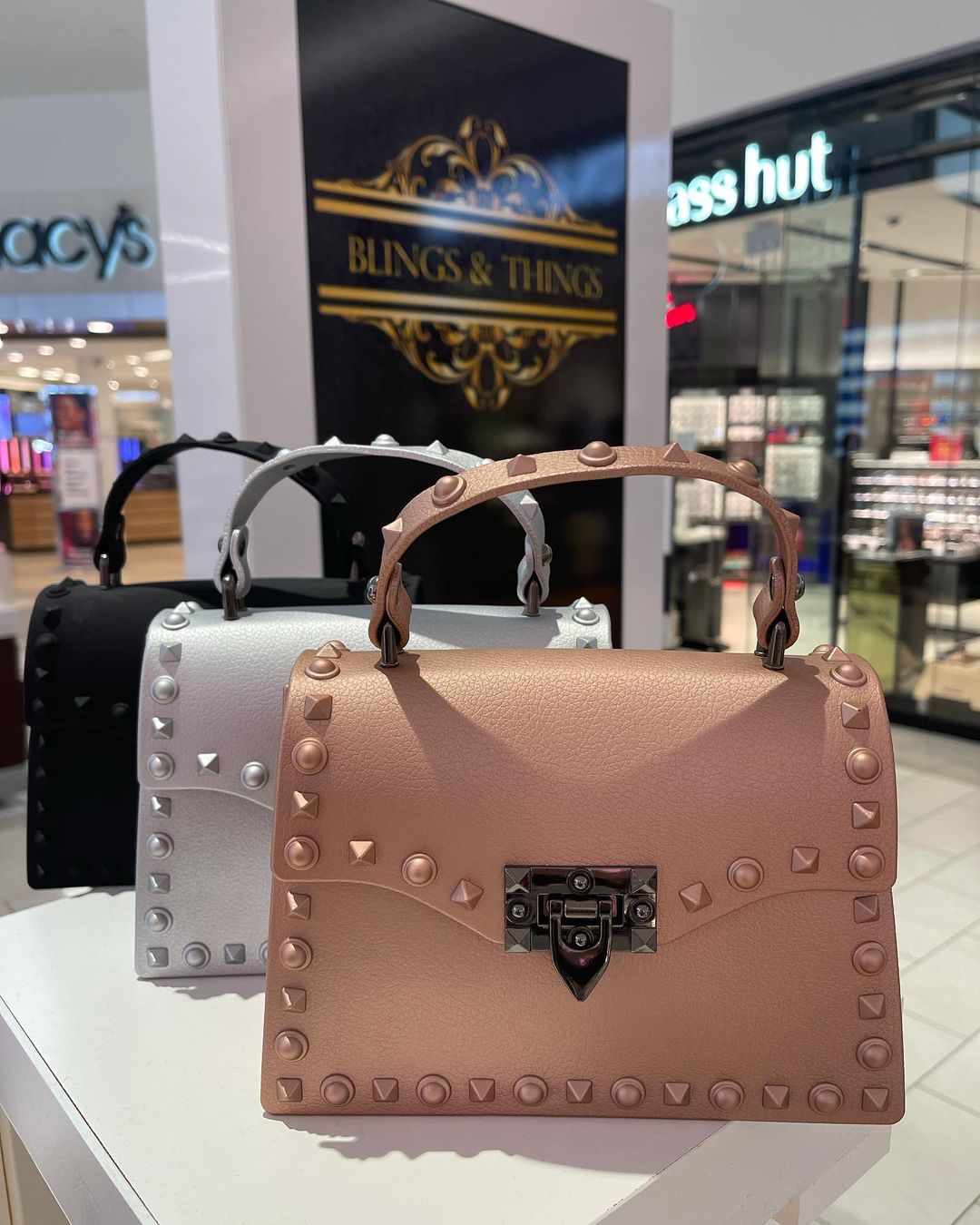 blings_things_usa_275316537_3143015312650242_2784388776604931028_n