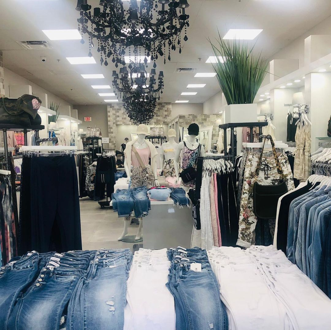 revivalboutiques_201316727_1435833716768736_1319566619046738546_n