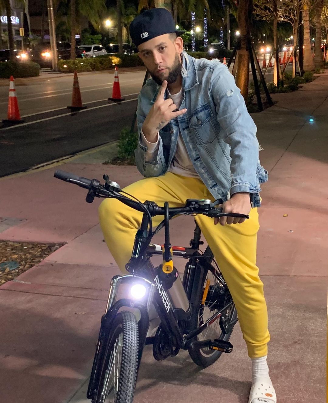 305_tours_and_rentals_128342088_161228295735265_5168454593285321707_n