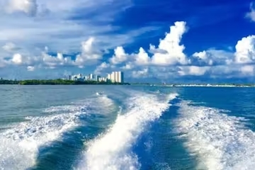 Private-Boat-Ride-in-Miami-Wannado-Tours-2