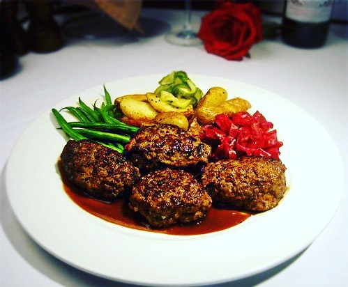 viennawinebardavie_322737171_200512685830887_3470978573280096006_n