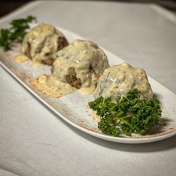 broil.steakhouse_326014606_1215205225772320_4237409217034853868_n