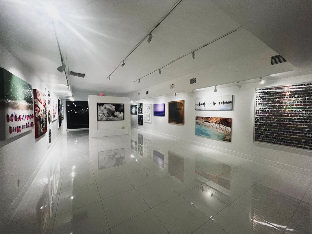 denisleongallery_319766355_711940403603689_3283626905151120952_n