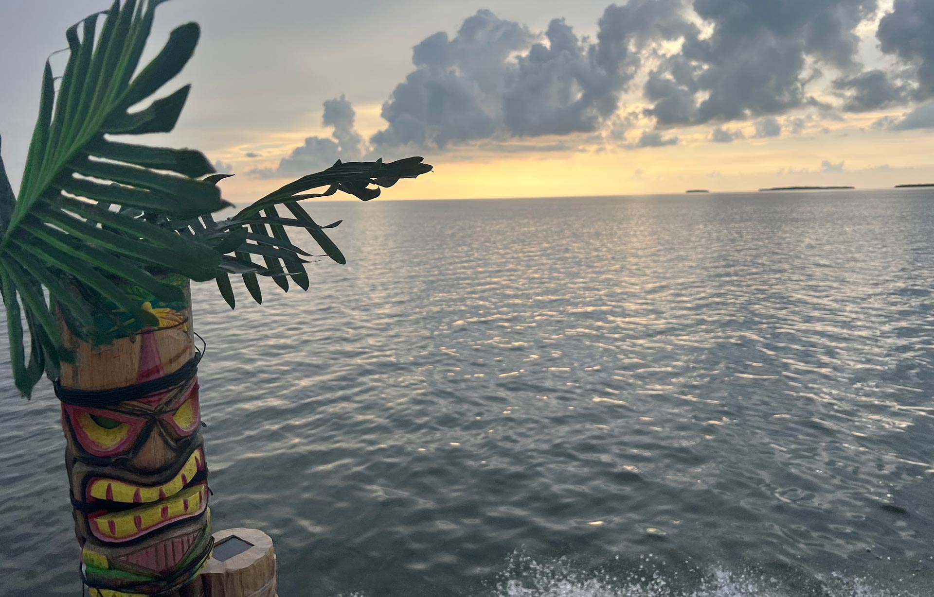 boatsunset-reviews-bg