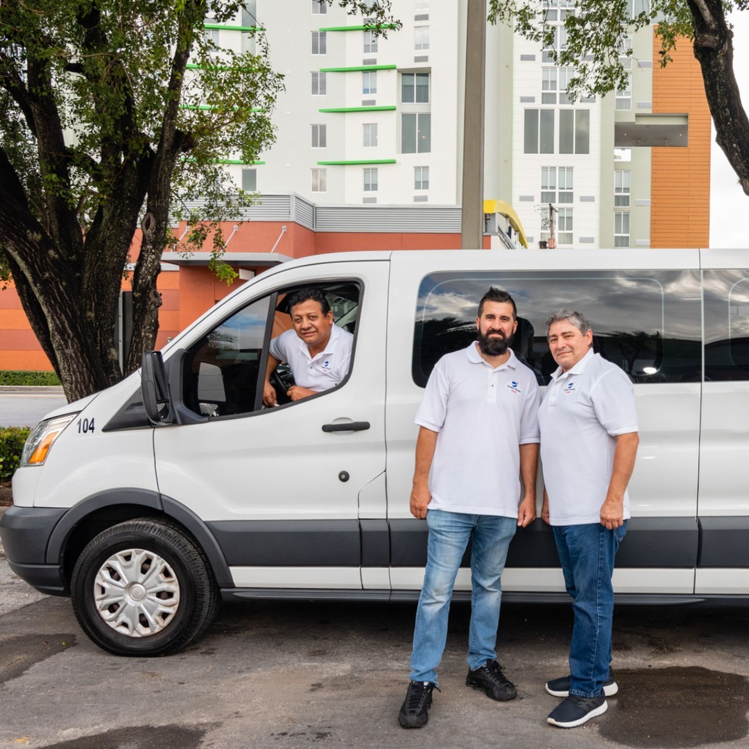 systemshuttlemiami_315560183_690194019105804_5518501043927334103_n