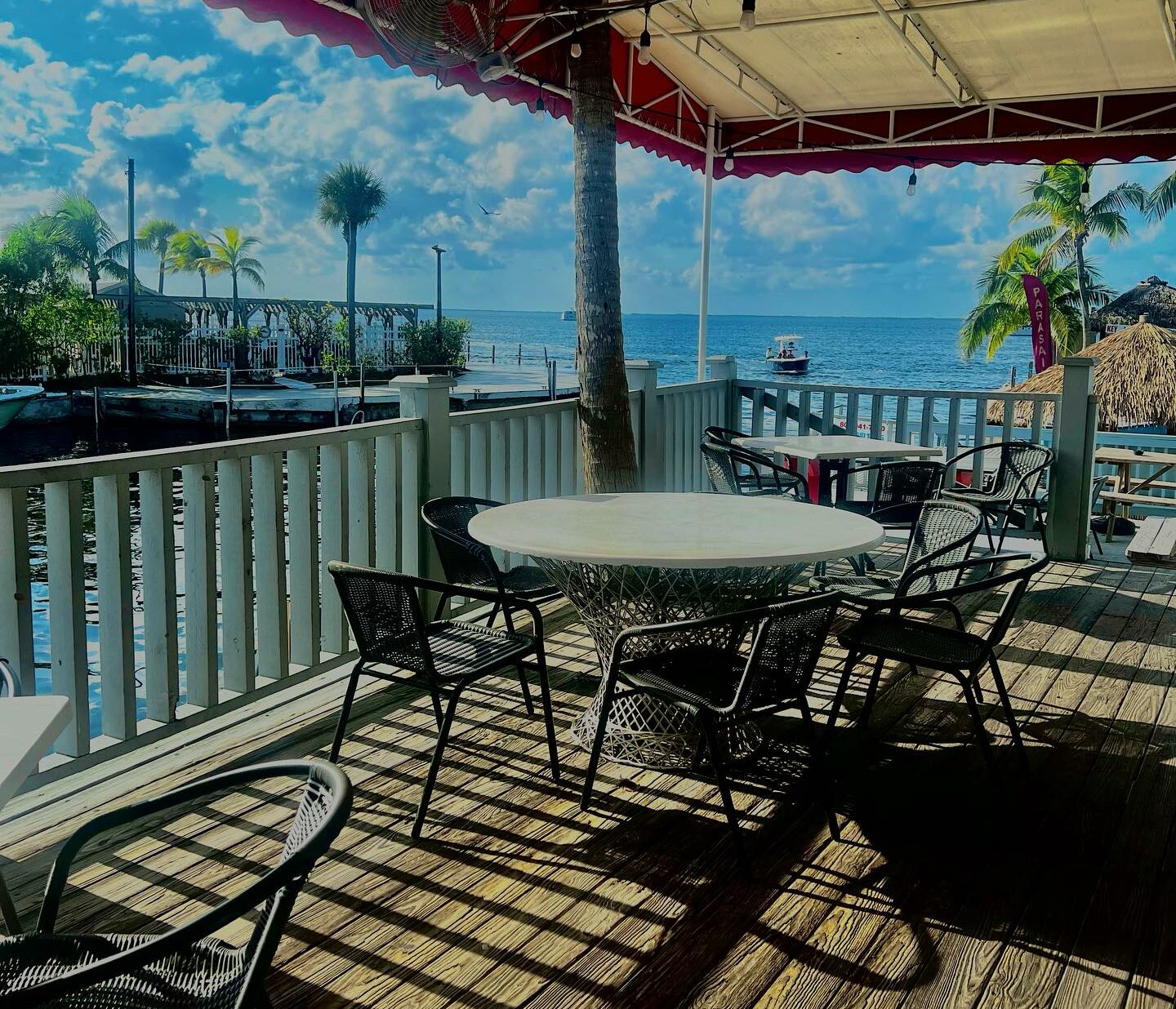 Salty's Bar & Grill 2