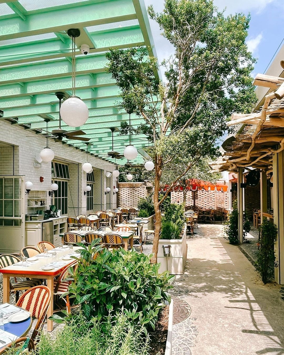 pastis_miami_363497315_643960857682704_1586426929518989756_n