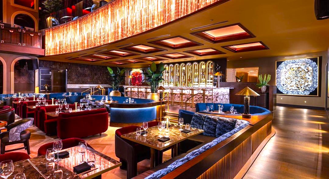 queenmiamibeach_376061155_774604704110158_8371395782157118015_n