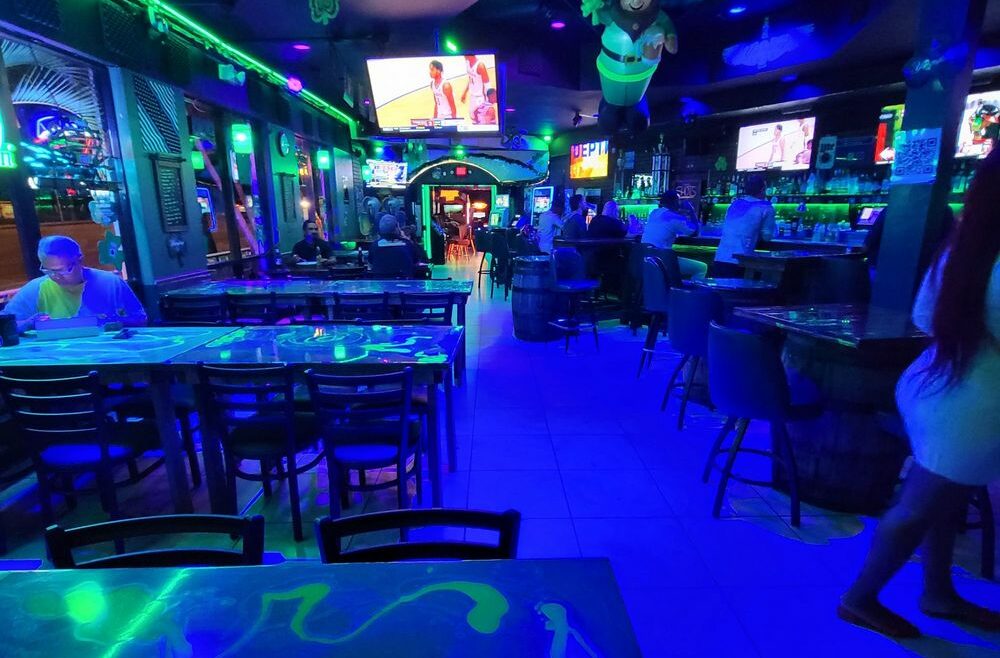 St pat's Irish Pub 4