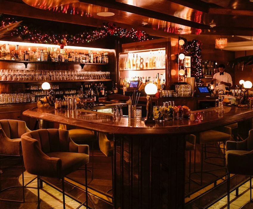 delilah_1702760877_3259316932100207633_3566418816