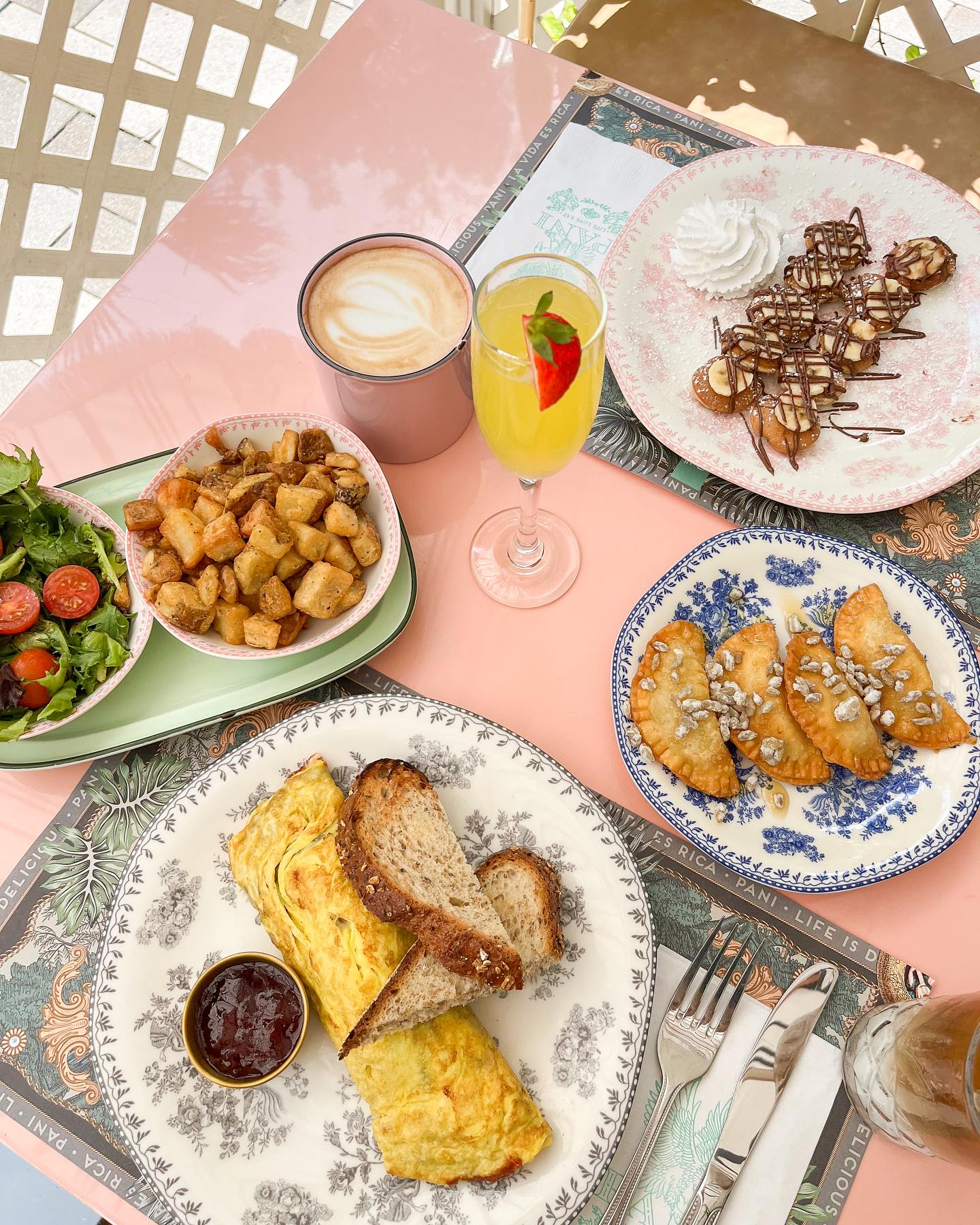 welovepani_1695737545_3200400955077164574_4079625424