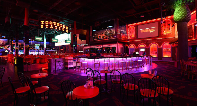 Tootsie's Cabaret Lounge