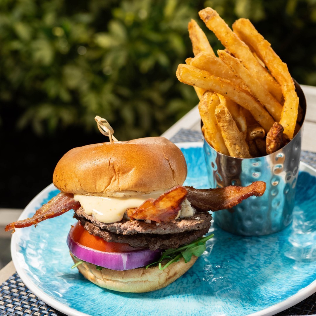 Blue Waters Bar & Grill (4)