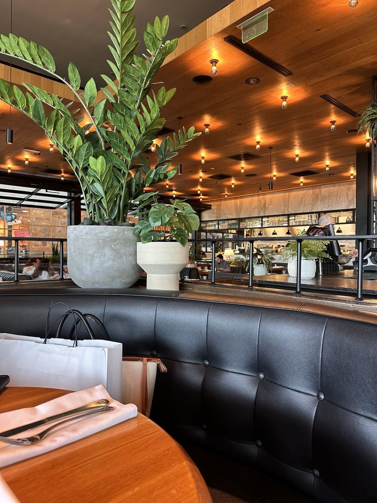 Earls Kitchen + Bar (5)