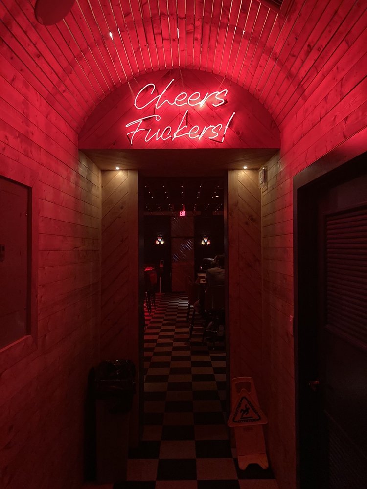 Roxanne’s Liquor Bar & Kitchen (7)