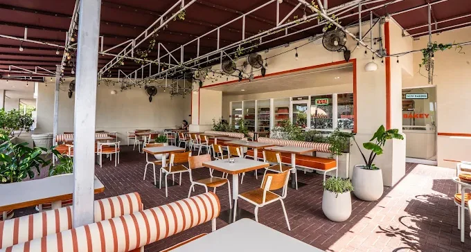 Bakey Hallandale Outdoor Seating